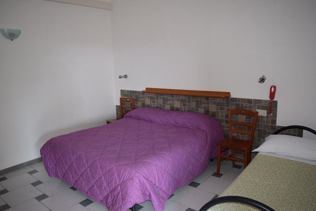 לוקורוטונדו Bed & Breakfast La Collinetta חדר תמונה