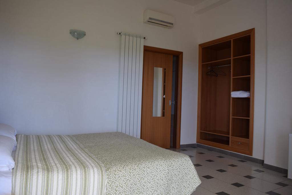 לוקורוטונדו Bed & Breakfast La Collinetta מראה חיצוני תמונה