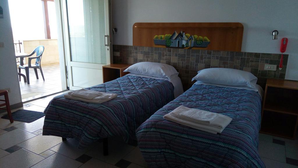לוקורוטונדו Bed & Breakfast La Collinetta מראה חיצוני תמונה