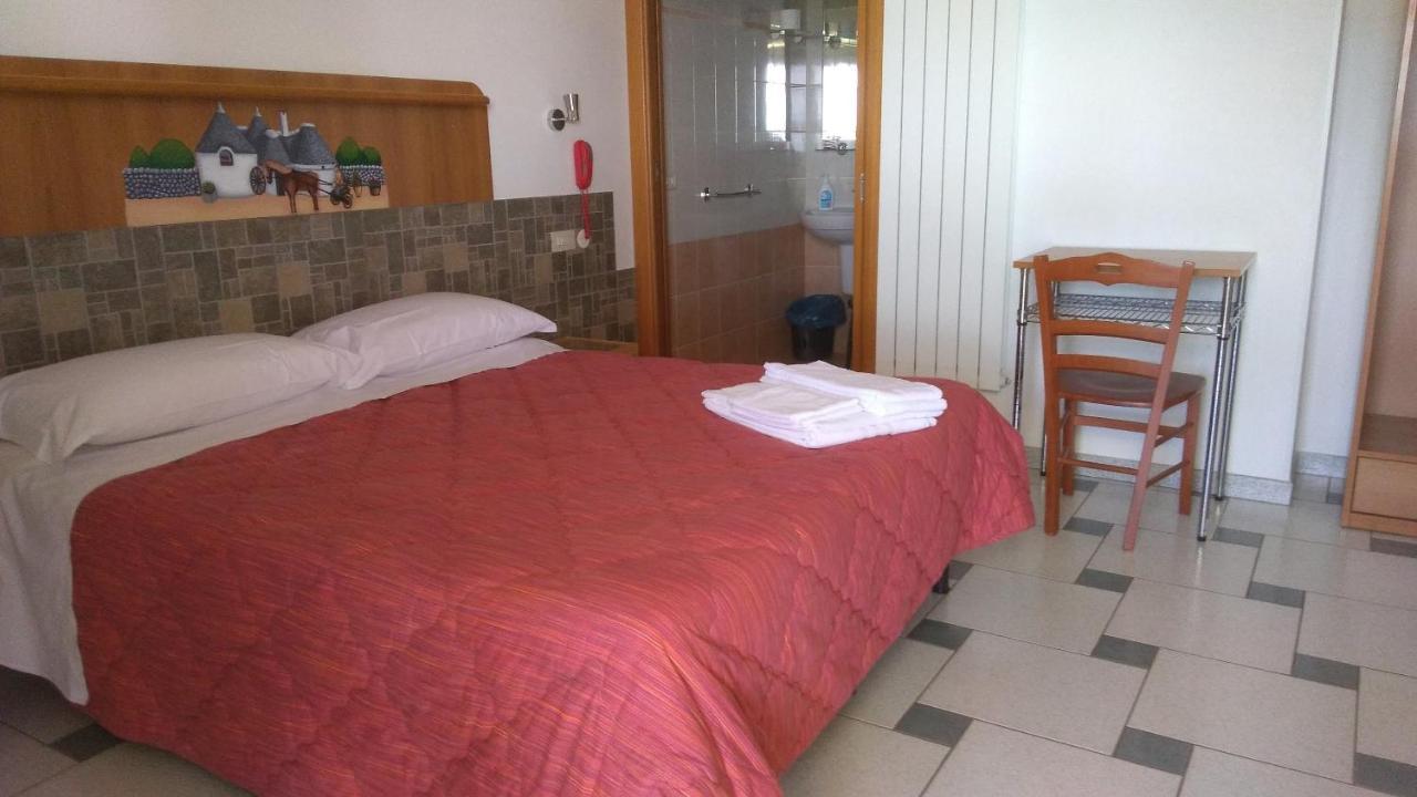 לוקורוטונדו Bed & Breakfast La Collinetta מראה חיצוני תמונה